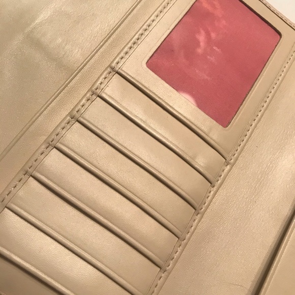 Coach Cream Leather Wallet - Picture 6 of 8